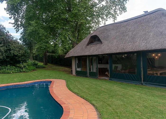 Rosedale Self Catering Cottage With Pool And Large Entertainment Bbq Area