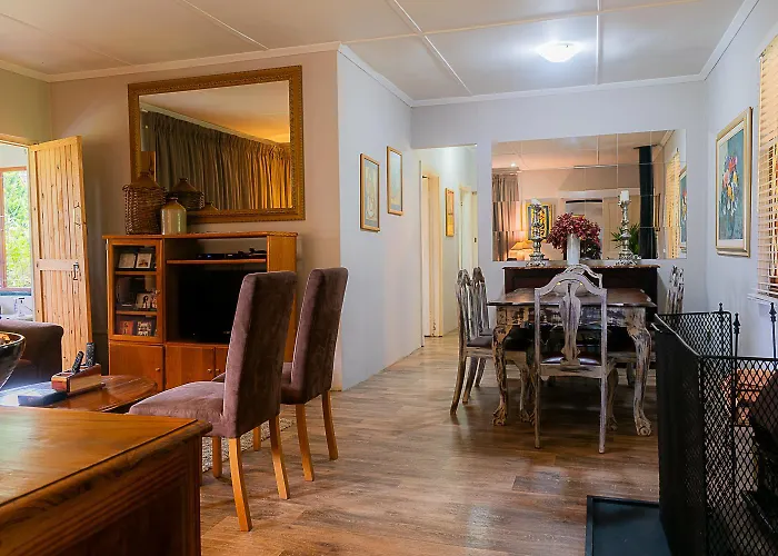 Rosedale Self Catering Cottage With Pool And Large Entertainment Bbq Area