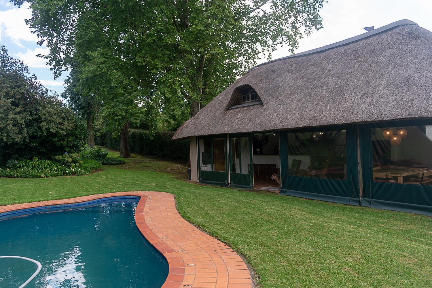 Rosedale Self Catering With Pool And Large Entertainment Bbq Area
