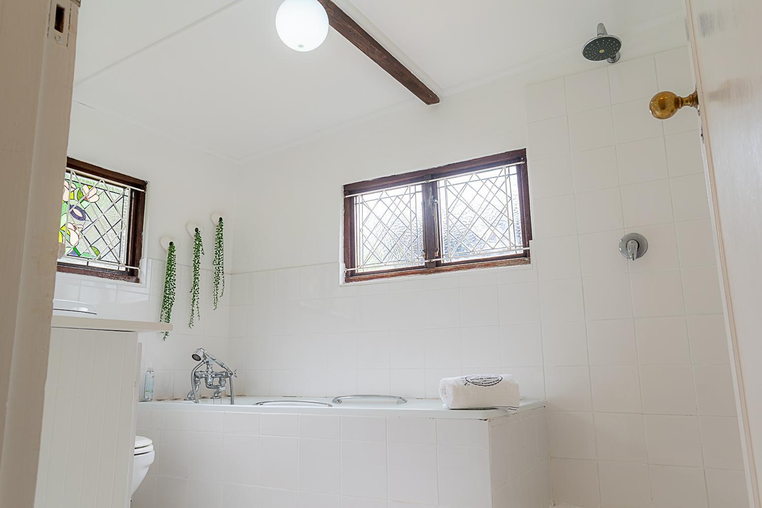 Rosedale Self Catering With Pool And Large Entertainment Bbq Area